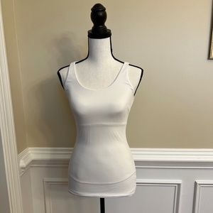 WOMEN'S SPANX TOP